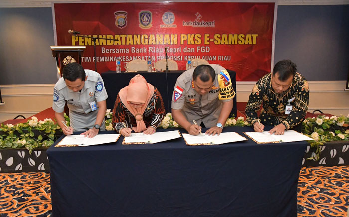 Kepri Resmi Gunakan E-Samsat Bank Riau Kepri